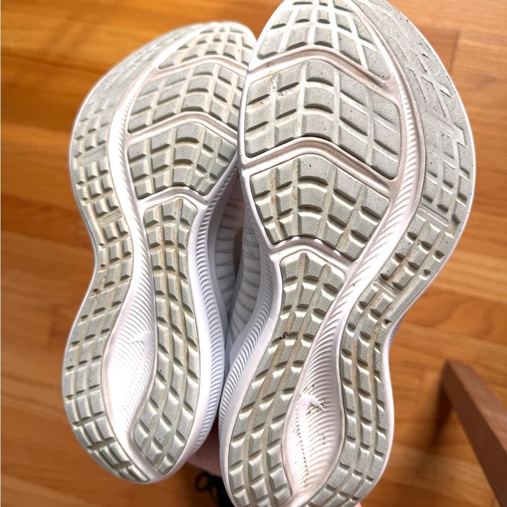 Nike Women's Running Shoes - Picture 4 of 5